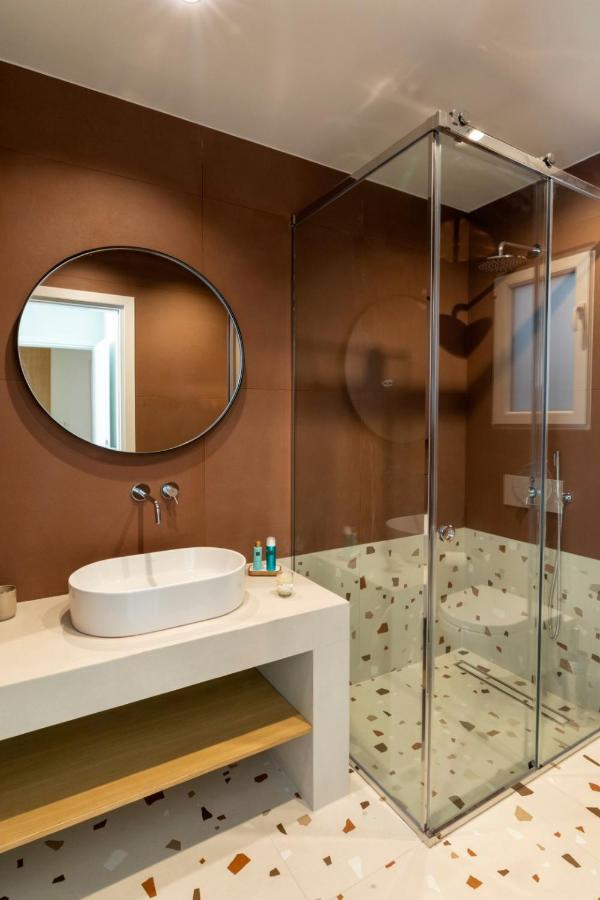 Modern 4Bd Apt Near Piraeus Port-Ath-15 Min Walk-Pirasmus Residencies Bagian luar foto