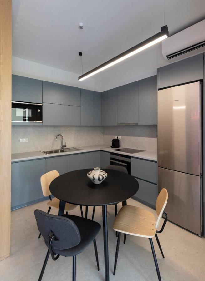 Modern 4Bd Apt Near Piraeus Port-Ath-15 Min Walk-Pirasmus Residencies Bagian luar foto