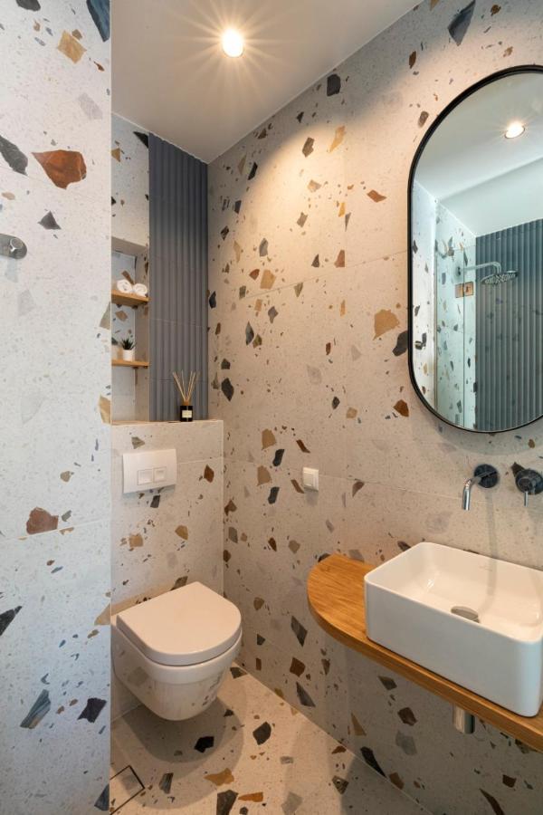 Modern 4Bd Apt Near Piraeus Port-Ath-15 Min Walk-Pirasmus Residencies Bagian luar foto